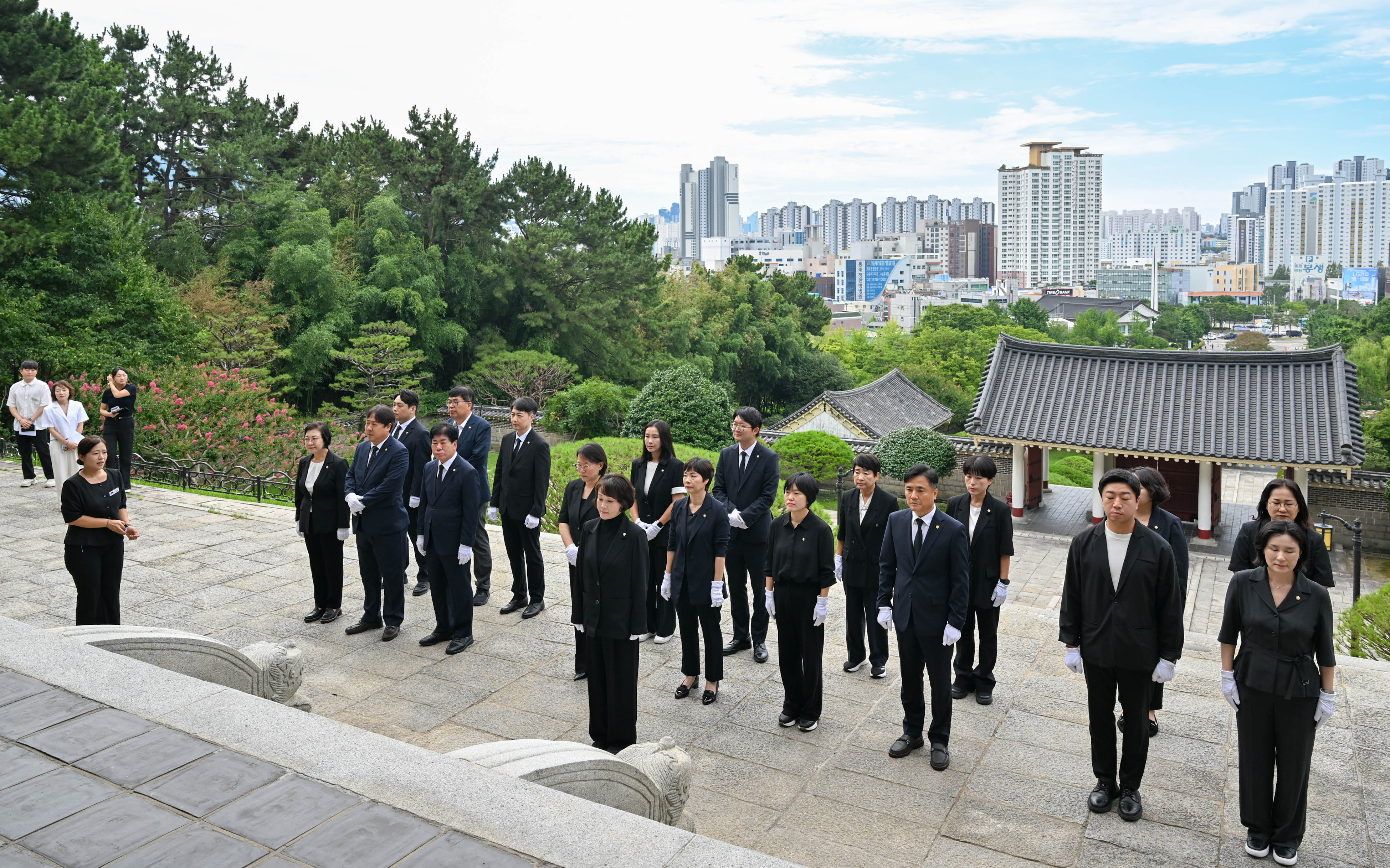 충렬사 참배 2번째 이미지