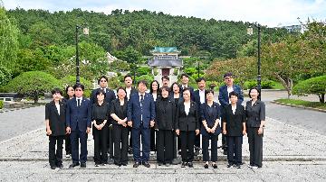 충렬사 참배